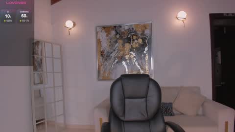 Snapshot of meganscottx chatting on 12-13-24, 01:37 Megan online show from 12-13-24, 01:37