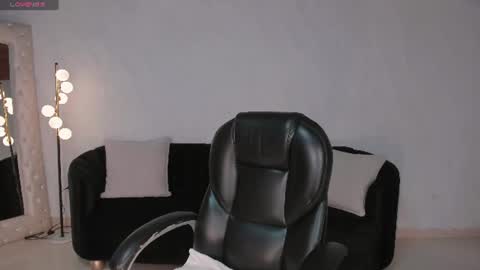 Snapshot of meganscottx chatting on 07-03-26, 11:27 Megan online show from 07-03-26, 11:27