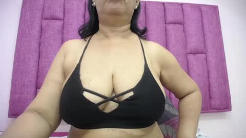 Snapshot of megatitsxxx chatting on 12-12-24, 06:31 milfpleasure online show from 12-12-24, 06:31