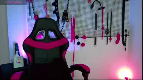 Snapshot of meggan_greey chatting on 12-01-24, 07:36 Your best slave online show from 12-01-24, 07:36