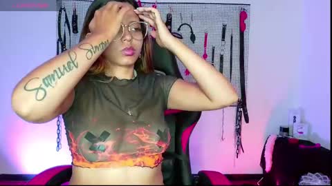 Snapshot of meggan_greey chatting on 12-14-24, 11:07 Your best slave online show from 12-14-24, 11:07