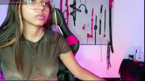 Snapshot of meggan_greey chatting on 12-14-24, 02:10 Your best slave online show from 12-14-24, 02:10