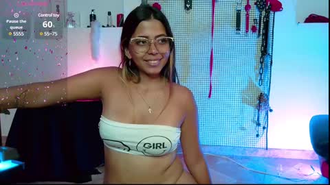 Snapshot of meggan_greey chatting on 12-28-24, 12:04 Your best slave online show from 12-28-24, 12:04