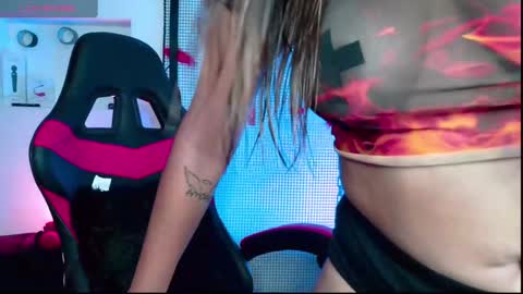 Snapshot of meggan_greey chatting on 01-03-25, 08:32 Your best slave online show from 01-03-25, 08:32