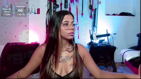 Snapshot of meggan_greey chatting on 01-06-25, 10:37 Your best slave online show from 01-06-25, 10:37