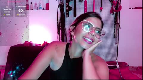 Snapshot of meggan_greey chatting on 01-09-25, 08:44 Your best slave online show from 01-09-25, 08:44