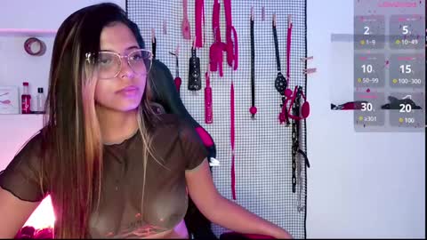 Snapshot of meggan_greey chatting on 01-11-25, 03:23 Your best slave online show from 01-11-25, 03:23