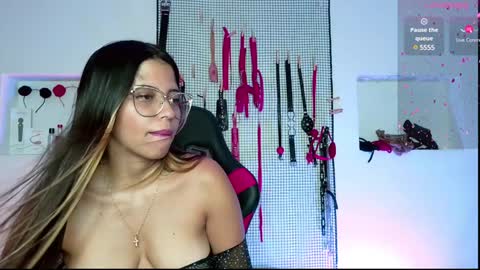 Snapshot of meggan_greey chatting on 01-14-25, 10:23 Your best slave online show from 01-14-25, 10:23
