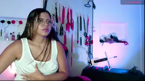 Snapshot of meggan_greey chatting on 01-19-25, 09:23 Your best slave online show from 01-19-25, 09:23