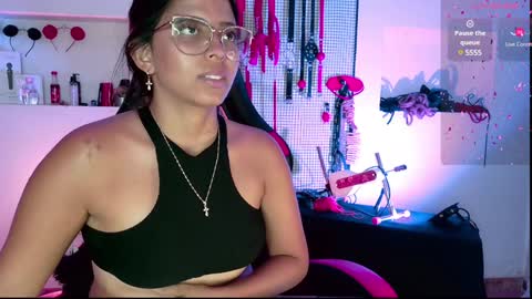 Snapshot of meggan_greey chatting on 01-23-25, 10:33 Your best slave online show from 01-23-25, 10:33