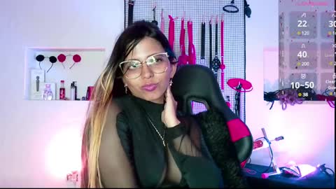 Snapshot of meggan_greey chatting on 01-26-25, 03:06 Your best slave online show from 01-26-25, 03:06