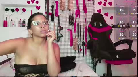 Snapshot of meggan_greey chatting on 03-04-25, 12:07 Your best slave online show from 03-04-25, 12:07