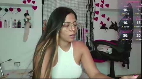 Snapshot of meggan_greey chatting on 03-11-25, 09:48 Your best slave online show from 03-11-25, 09:48