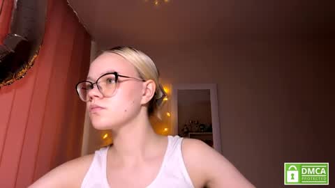 Mia online show from 05-10-26, 03:28