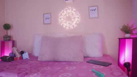 Meggie 1J online show from 11-12-25, 11:36