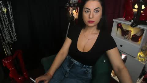 Miss Meghan or MM    online show from 12-11-24, 08:36