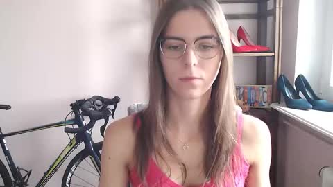 Megi online show from 04-19-26, 06:24