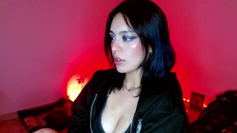 Snapshot of mei04_ chatting on 11-20-25, 02:12 Melissa online show from 11-20-25, 02:12