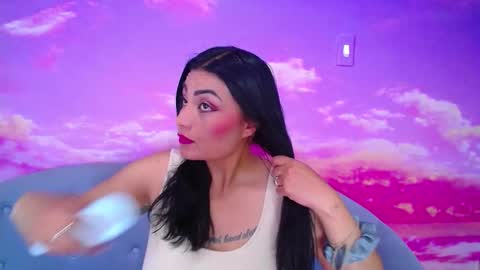 Snapshot of mei_kora chatting on 11-20-25, 12:05 Mel online show from 11-20-25, 12:05