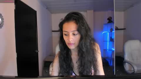 Snapshot of meii_ds chatting on 10-01-25, 01:39 Meii  online show from 10-01-25, 01:39