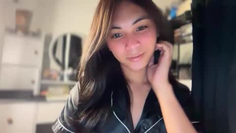 Snapshot of meiluxe chatting on 04-14-26, 04:51 meiluxe online show from 04-14-26, 04:51