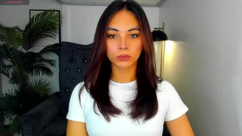 Snapshot of meiluxe chatting on 05-28-26, 10:45 meiluxe online show from 05-28-26, 10:45