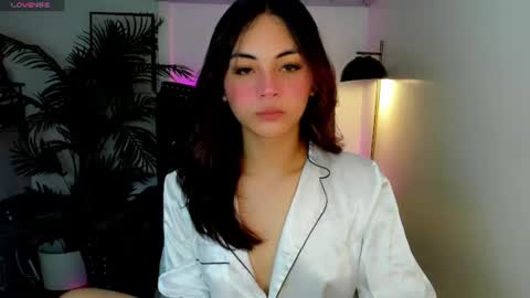 Snapshot of meiluxe chatting on 06-16-26, 10:07 meiluxe online show from 06-16-26, 10:07