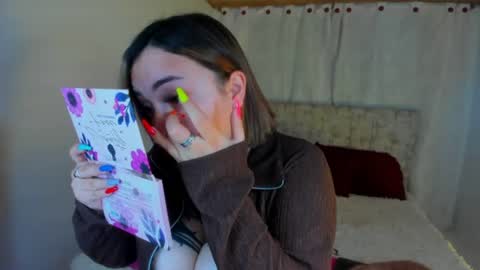 Snapshot of meily_oficial chatting on 06-12-26, 04:00 IG soymeily oficial online show from 06-12-26, 04:00