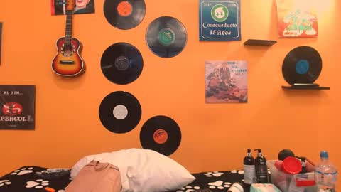 MEIS online show from 11-21-25, 02:10