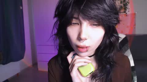 Snapshot of meitenshi chatting on 10-19-25, 12:06 mori3 online show from 10-19-25, 12:06