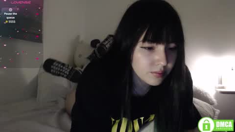 Snapshot of meko_hzu chatting on 10-25-25, 01:35 WETWATERMELL online show from 10-25-25, 01:35