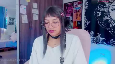 Melissa  -  -  Please help me to reach 100 thumbs up online show from 09-24-25, 02:31