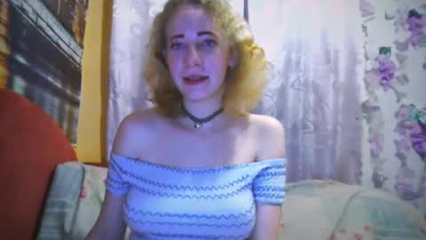 Snapshot of mel_mellie chatting on 12-14-24, 05:03 Mel Mellie online show from 12-14-24, 05:03
