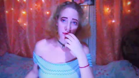 Snapshot of mel_mellie chatting on 12-21-24, 09:04 Mel Mellie online show from 12-21-24, 09:04