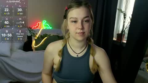 Snapshot of mel_nelson chatting on 05-18-26, 10:10 Mel online show from 05-18-26, 10:10