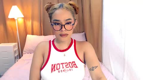mel_rai14 online show from 05-11-26, 11:49