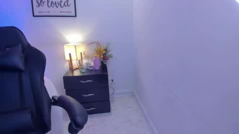 Snapshot of melan_owen chatting on 06-03-26, 02:33 melan_owen online show from 06-03-26, 02:33