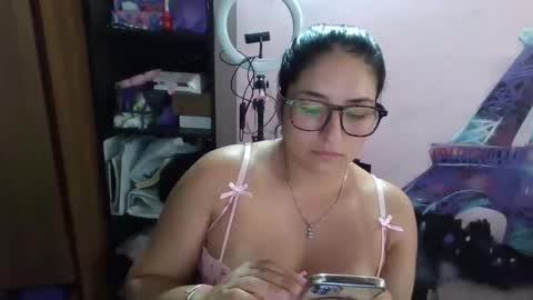 Snapshot of melani1103 chatting on 02-26-26, 06:40 melani1103 online show from 02-26-26, 06:40