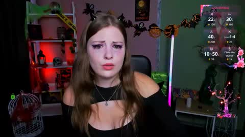 melani_bumm online show from 10-31-25, 09:21