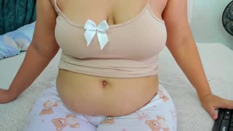 Snapshot of melani_dreamss1 chatting on 06-15-26, 02:52 Melani online show from 06-15-26, 02:52