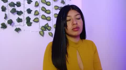 Snapshot of melanie_18_ chatting on 06-11-26, 11:03 melanie online show from 06-11-26, 11:03