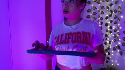Snapshot of melanie_18_ chatting on 07-01-26, 11:45 melanie online show from 07-01-26, 11:45