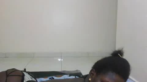 Snapshot of melanie_bae1 chatting on 07-18-26, 01:32 melanie_bae1 online show from 07-18-26, 01:32