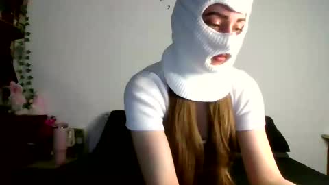 Snapshot of melanie_baker777 chatting on 03-12-26, 11:38 Melanie online show from 03-12-26, 11:38