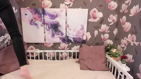 Melanie online show from 02-28-25, 01:14