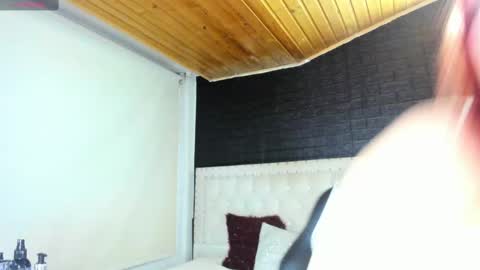 Melanie  online show from 03-04-25, 04:06