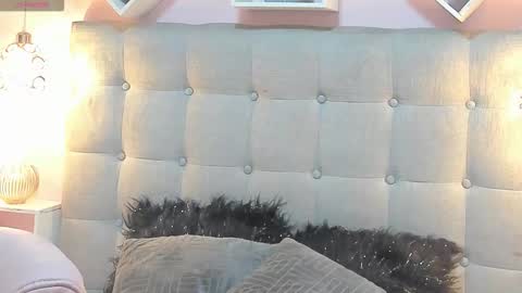 Melanie  online show from 09-15-25, 04:12