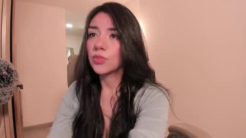 Snapshot of melanie_owo chatting on 01-08-26, 02:25 Melanie online show from 01-08-26, 02:25