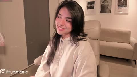 Snapshot of melanie_owo chatting on 05-12-26, 02:08 Melanie online show from 05-12-26, 02:08