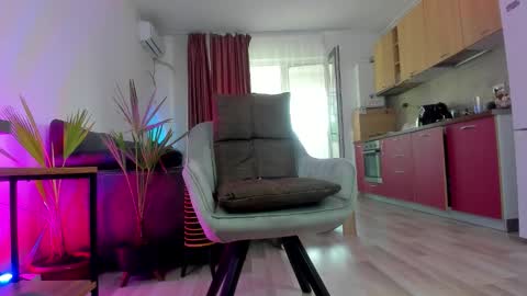 Snapshot of melanie_way chatting on 09-12-25, 03:12 melanie_way online show from 09-12-25, 03:12